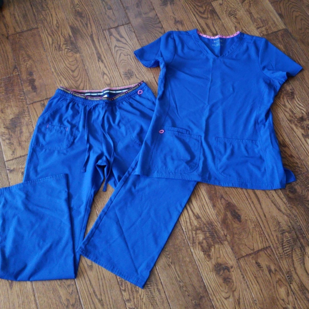 Scrub set